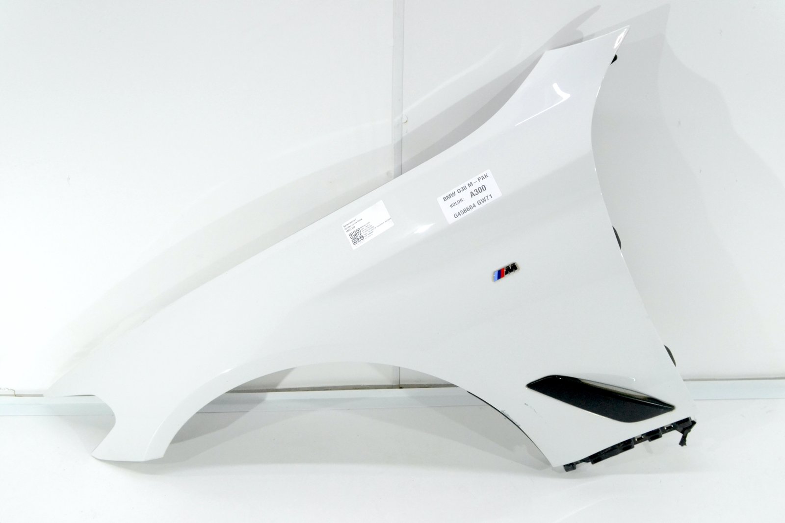 7443687 Крило ліве bmw G30 G31 m-pack a300